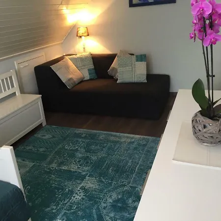 Holiday & Business Schiphol Airport 2*