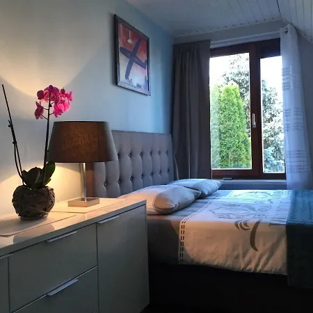 Holiday & Business Schiphol Airport Bed & Breakfast Hoofddorp