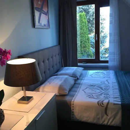 Bed & Breakfast Holiday & Business Schiphol Airport Hoofddorp