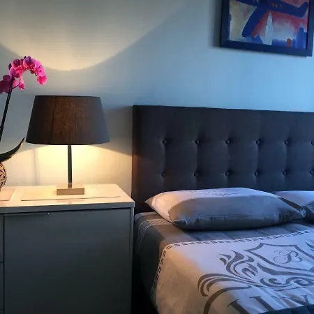 Holiday & Business Schiphol Airport 2* Hoofddorp