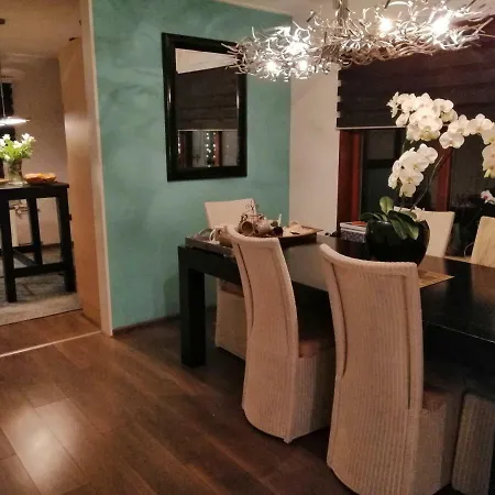 Holiday & Business Schiphol Airport Bed & Breakfast 2*